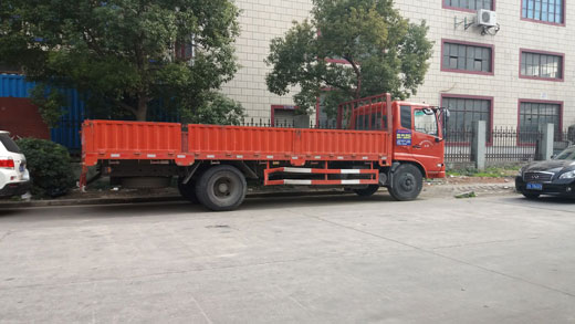 偉博物流貨運卡車